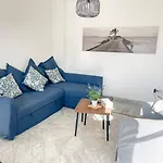 Puerto Banus! Sunny 2 Bedroom W/ Pool & Terrace 아파트 마르베야